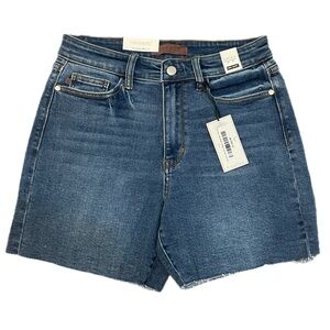Judy Blue NWT High Rise Raw Hem Denim Shorts Medium Wash 5” Inseam Jean Shorts M